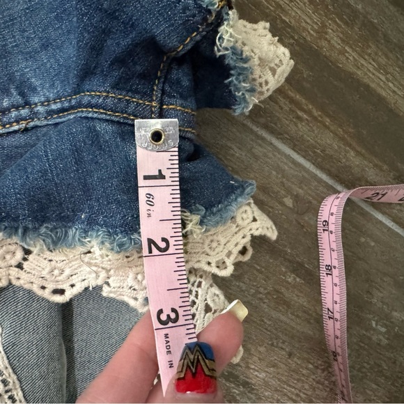 Wishlist Blue and White Lace Daisy Dukes Trim Jean Shorts - Picture 11 of 12